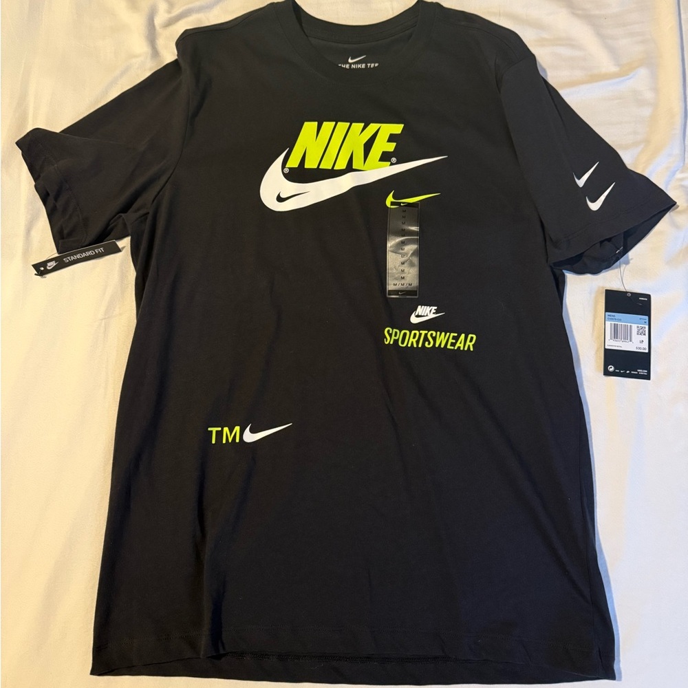 Nike Men's Black Sportswear T-Shirt